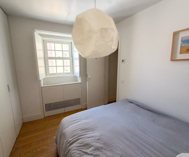 High-end T2 in a fully renovated building