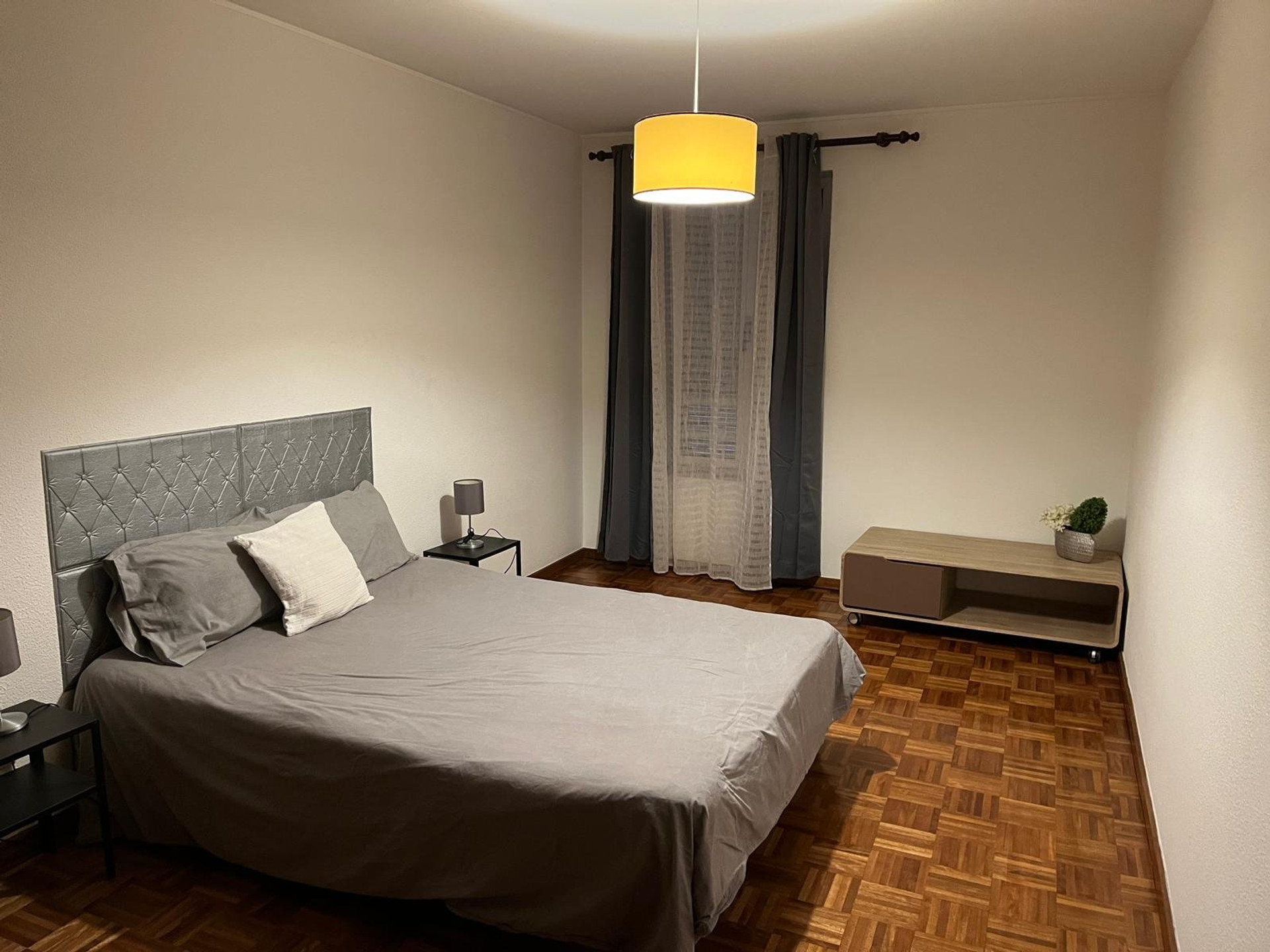 bedroom couple
