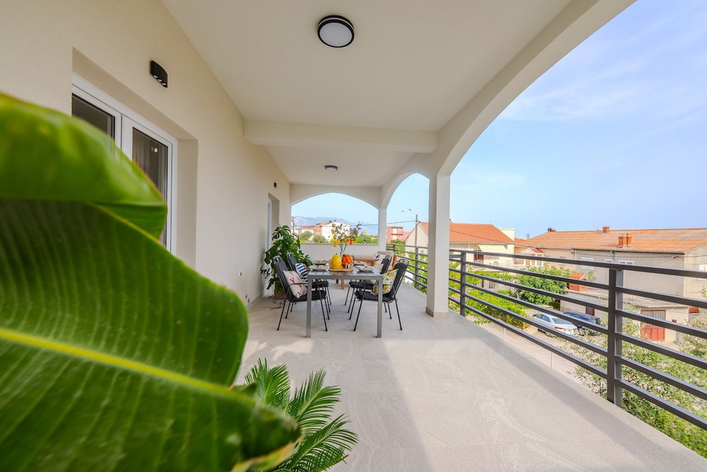 A1 luxury apt near beach w. big terrace & sea view preview