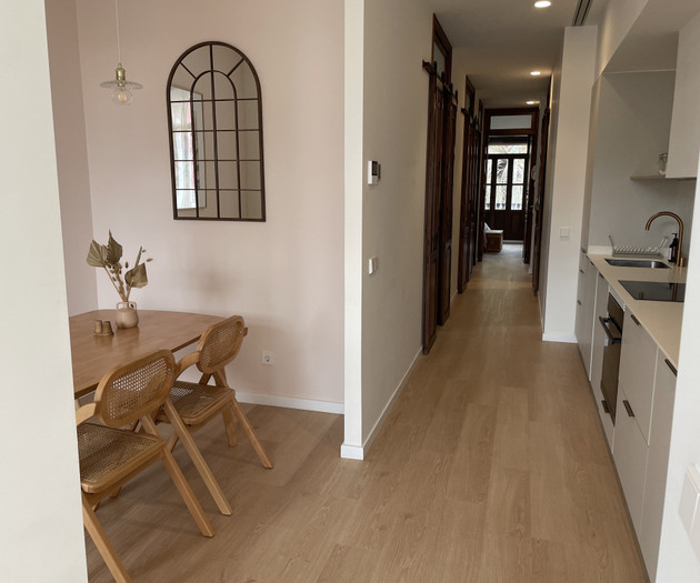 Bright Newly Renovated Flat near the Sea