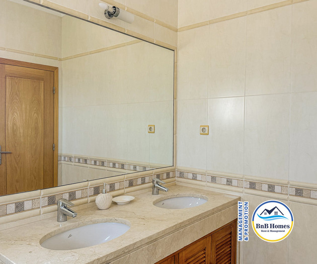 BnB Homes 3-bedroom Townhouse, 2 pools & terraces