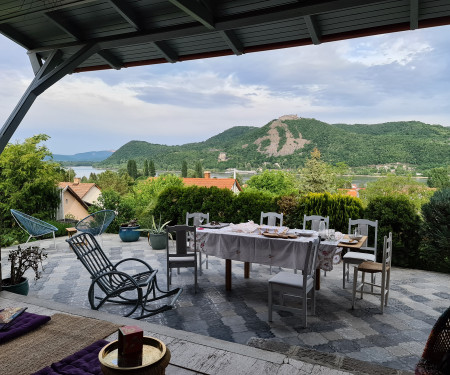 Architect's Villa near Budapest in the Danube Bend