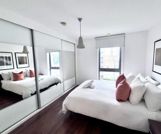 Spacious 2 Bed/2 Bath Canary Wharf | Gym & Parking