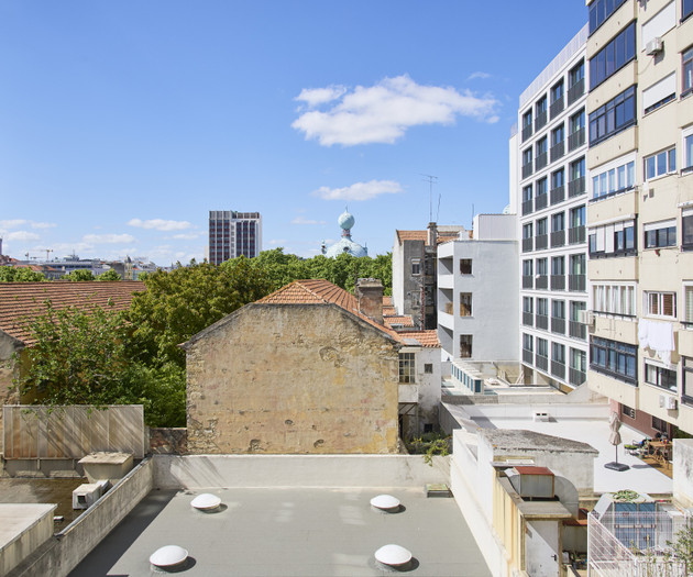 Room 1- Av. Barbosa du Bocage 52 3