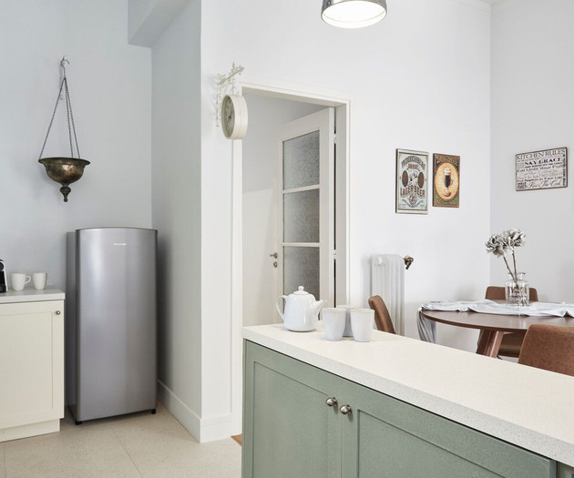 Full kitchen