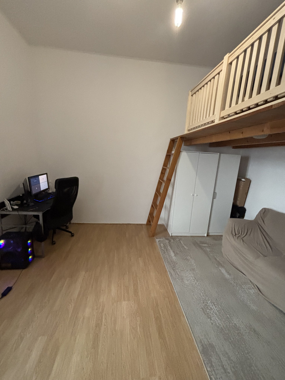 Tiny Flat near Westend Rail station preview