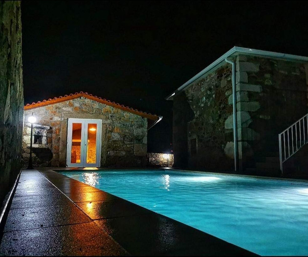 Luxury 5‑Bedroom Villa with Pool and Garden