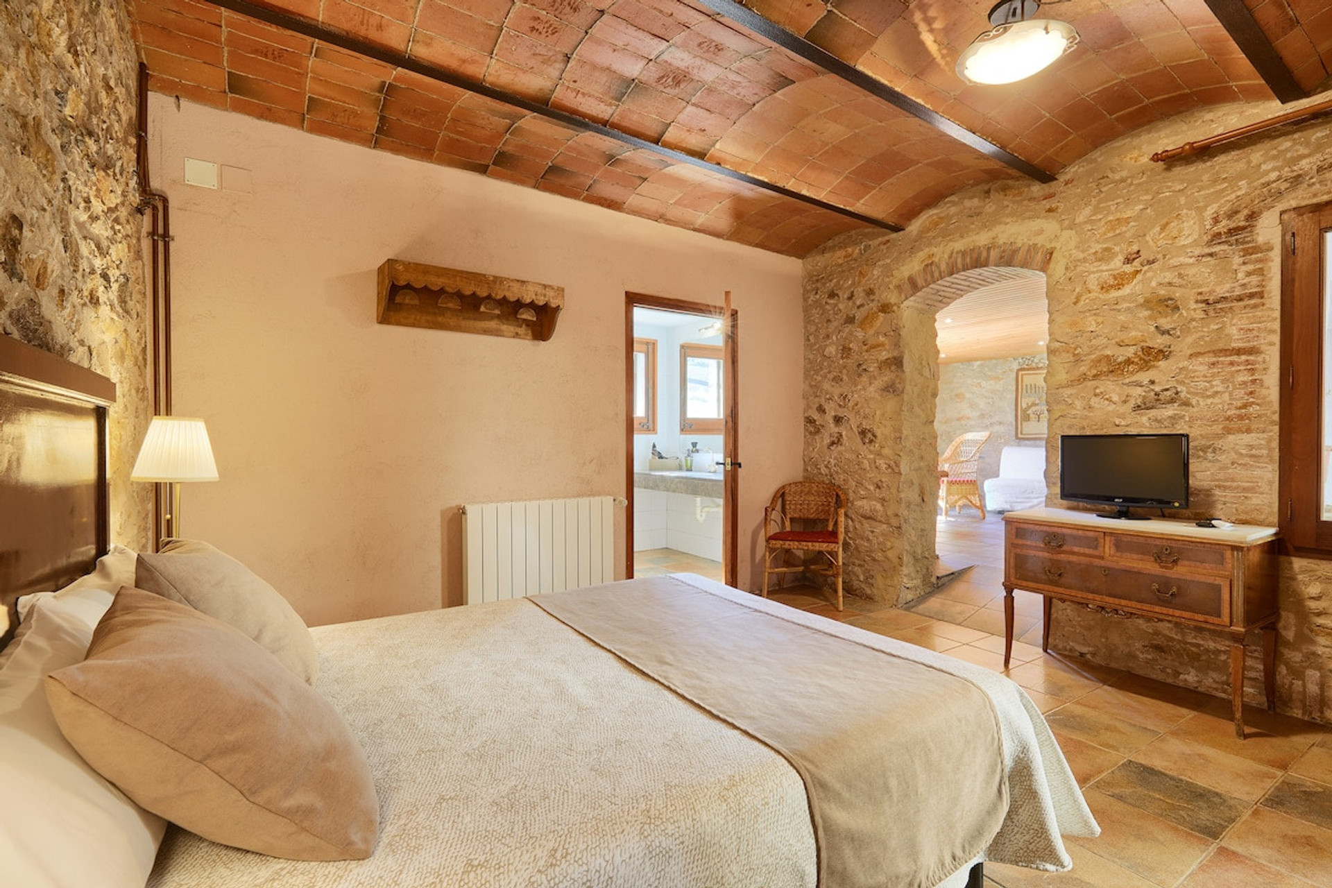 Upper Bedroom with Living Room