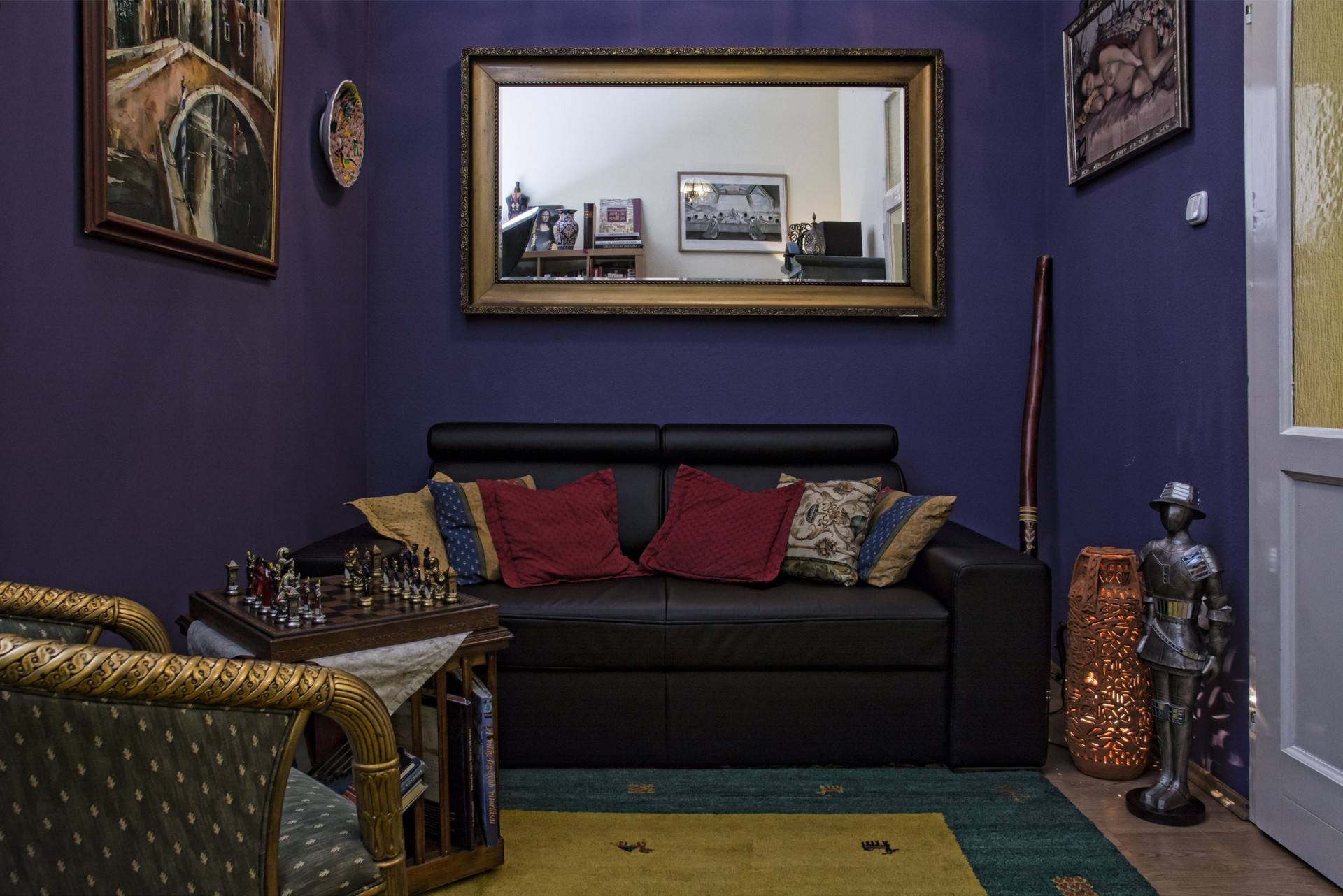 Living room/seating area