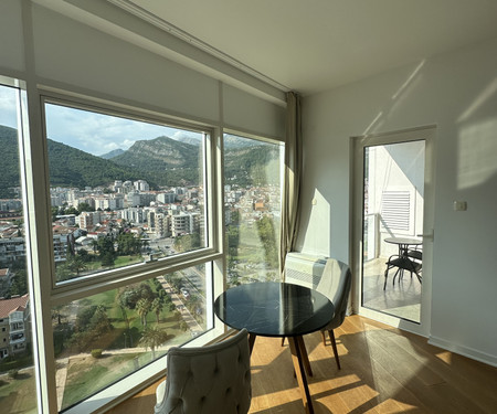 BIG Flat in Center of Budva