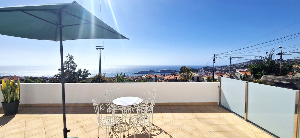 Recently renovated apartment 1km from the center preview