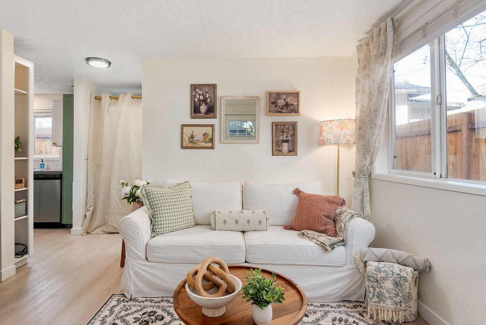 Cupcake Cottage- walkable in Portland preview