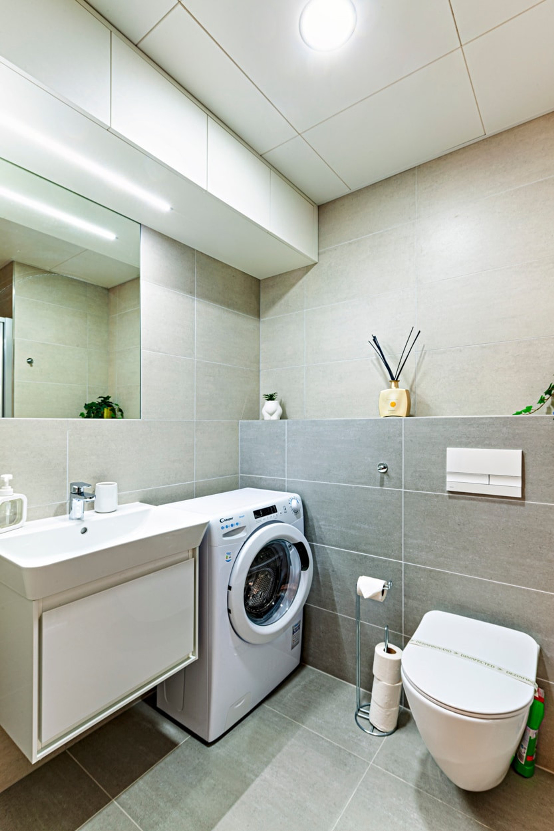 Full bathroom