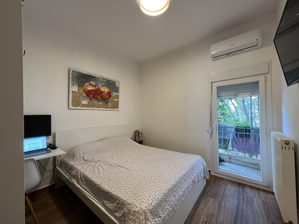 Room in two bedroom apartment