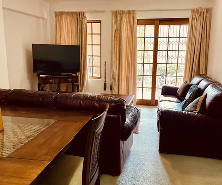 Beautiful apartment In Hyde Park Sandton