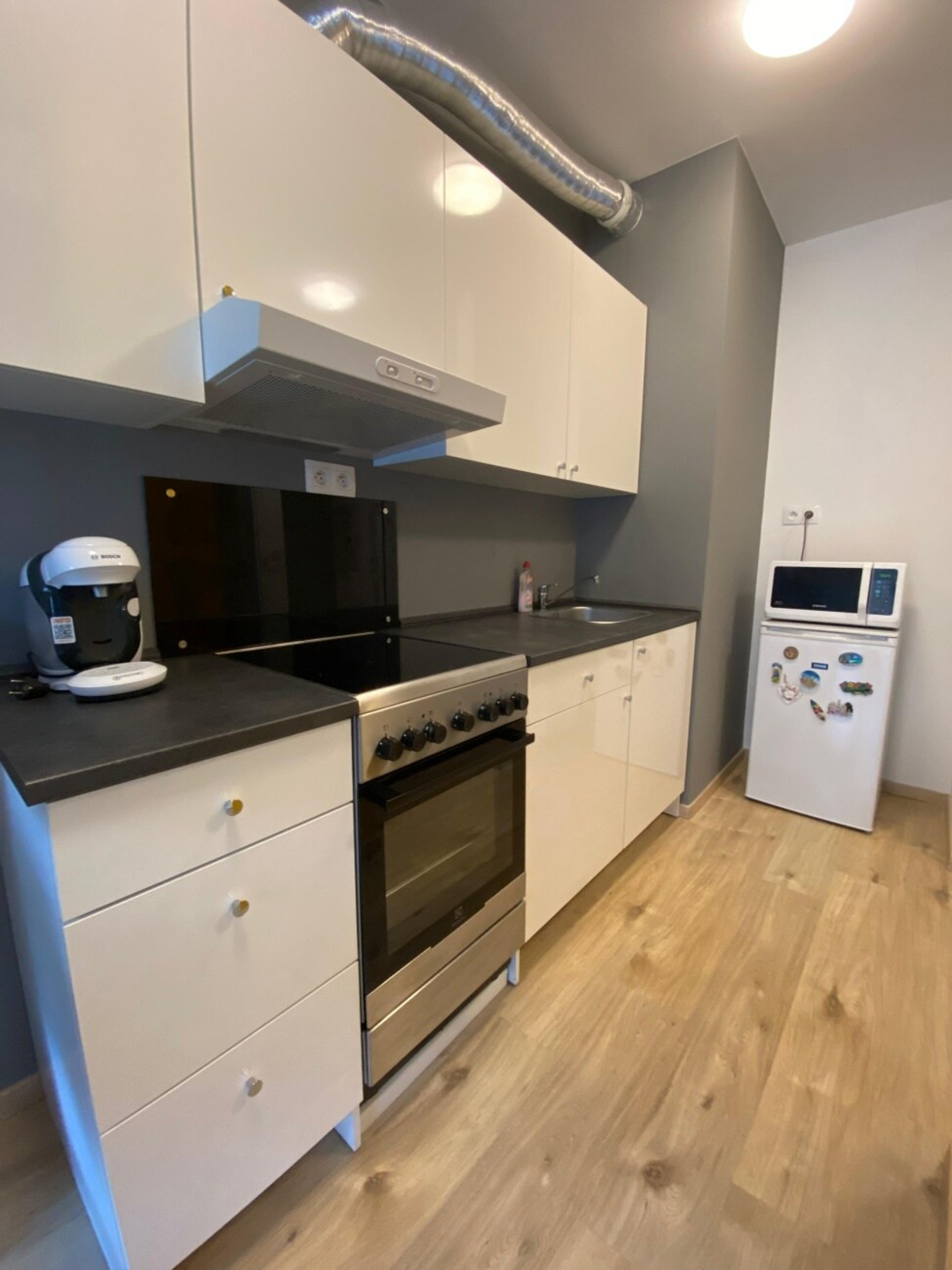 Full kitchen image 1