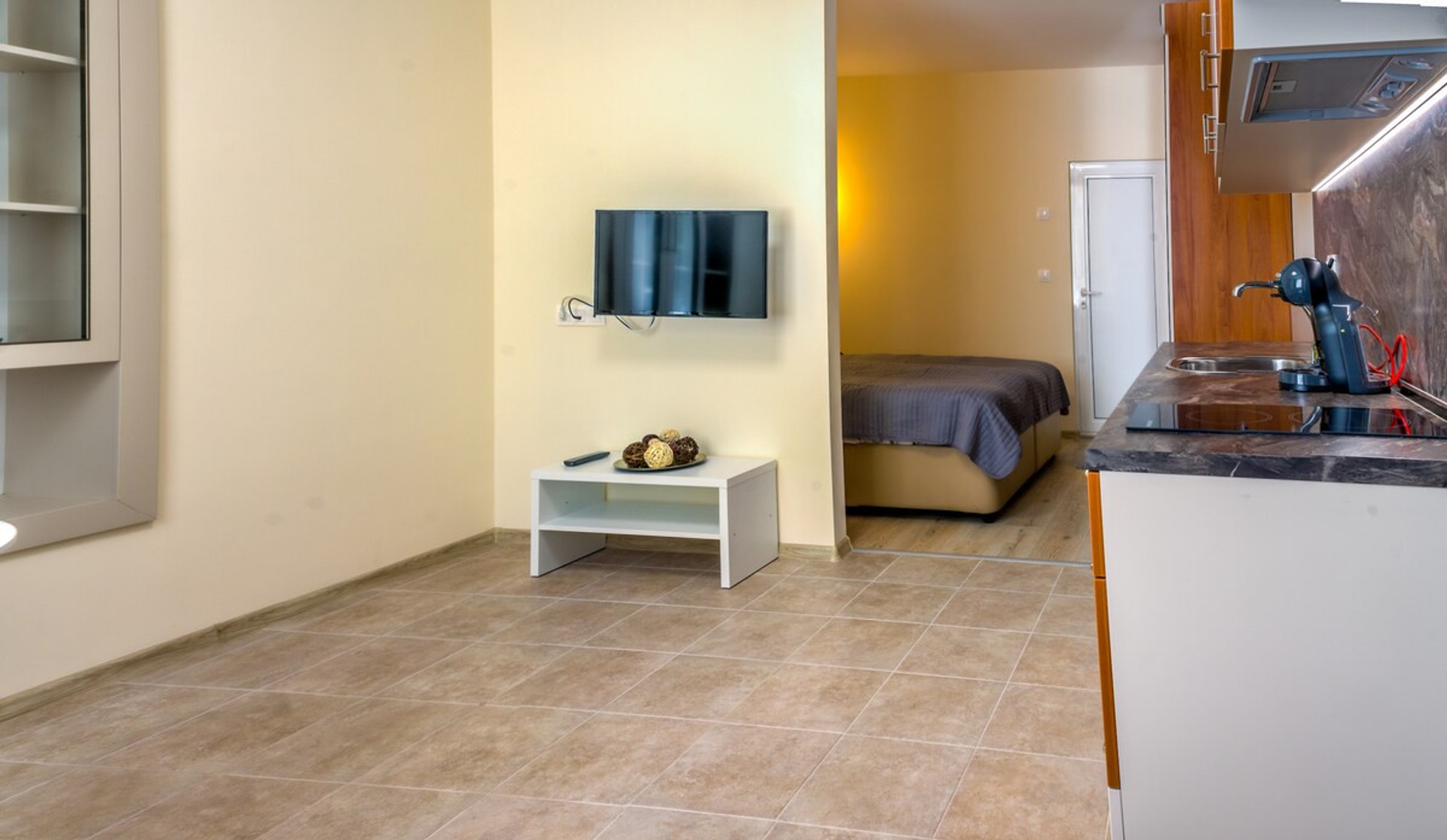 Living room image 2