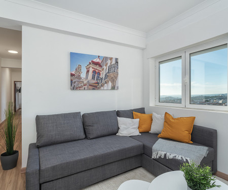 Spacious & Sunny Flat | Loulé