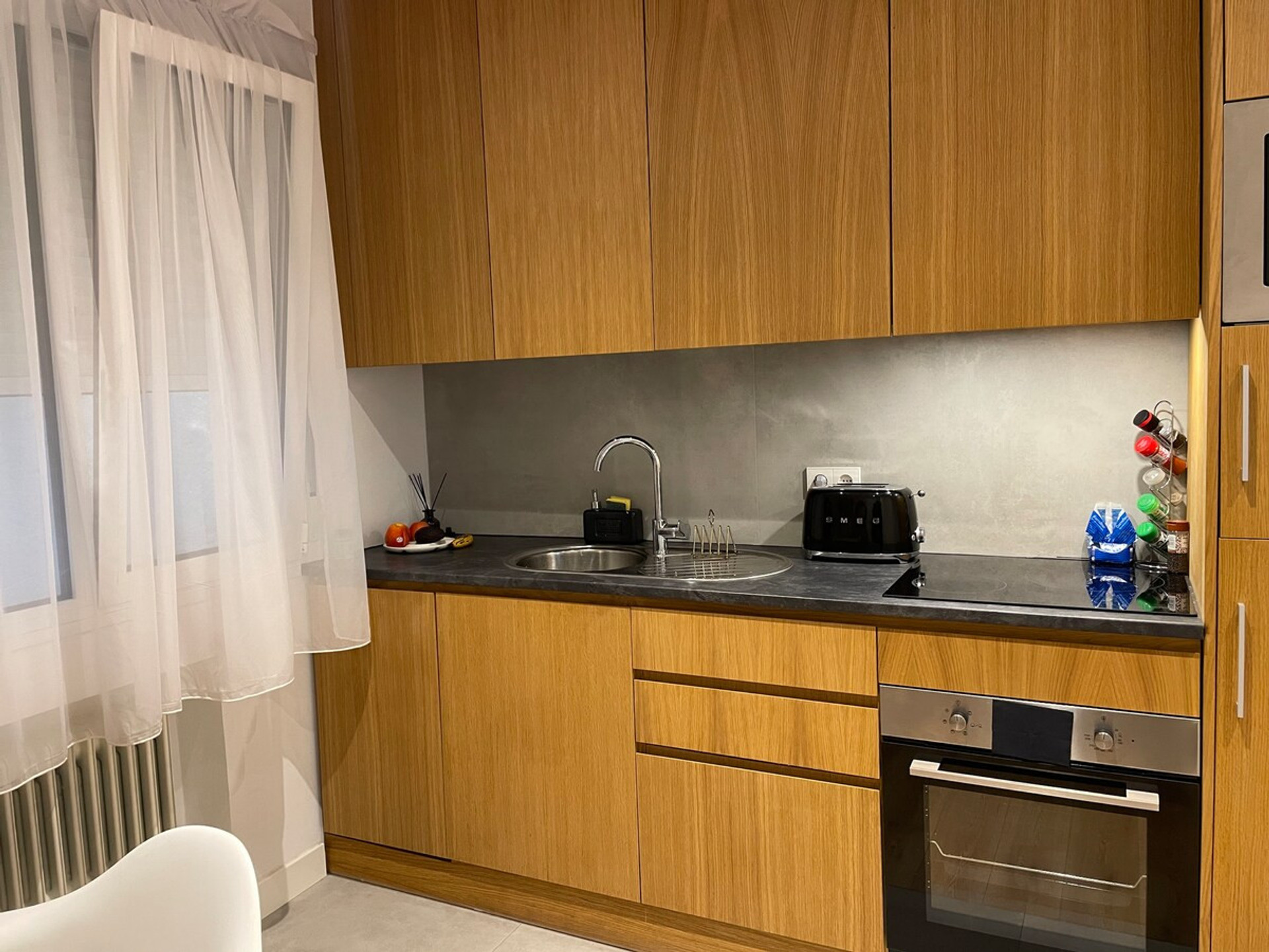 Full kitchen image 1