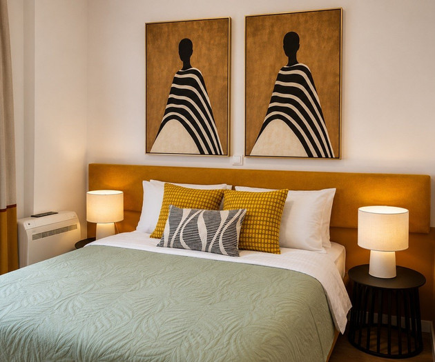 Bedroom with green bedspread