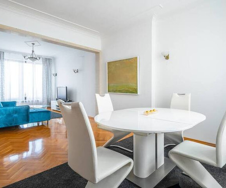 Premium Vitosha Str 2BD White & Blue Apt