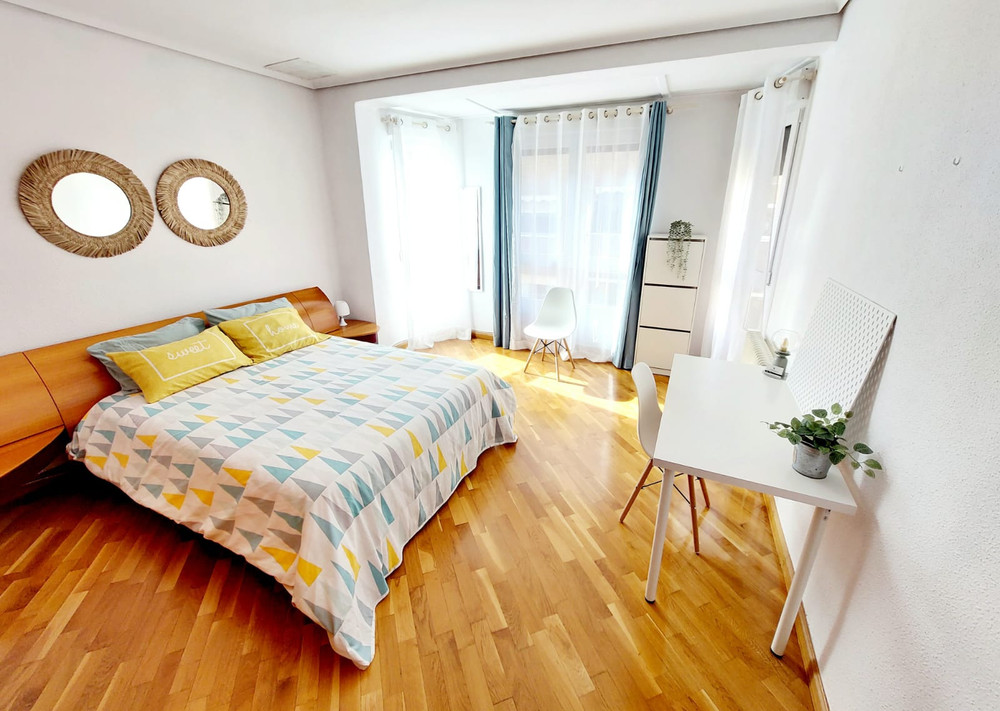 SMARTWORKING flat, centrally located and bright. preview