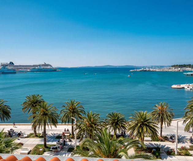 “Stylish 2 BR Retreat on Split’s Seaside Riva“