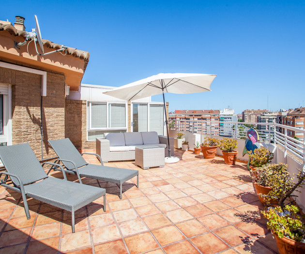 Wonderful Penthouse with Parking
