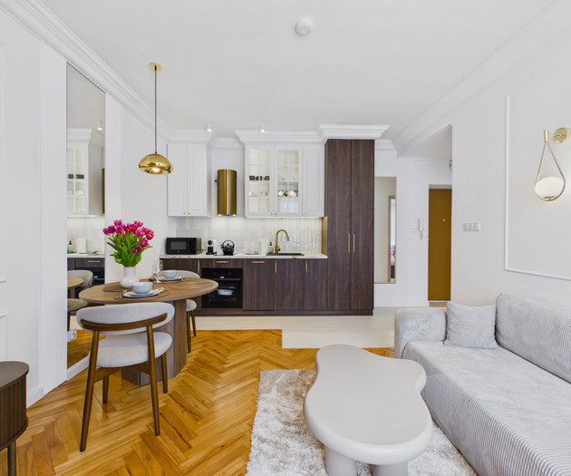 Paris in Warsaw Apartment near Hala Mirowska