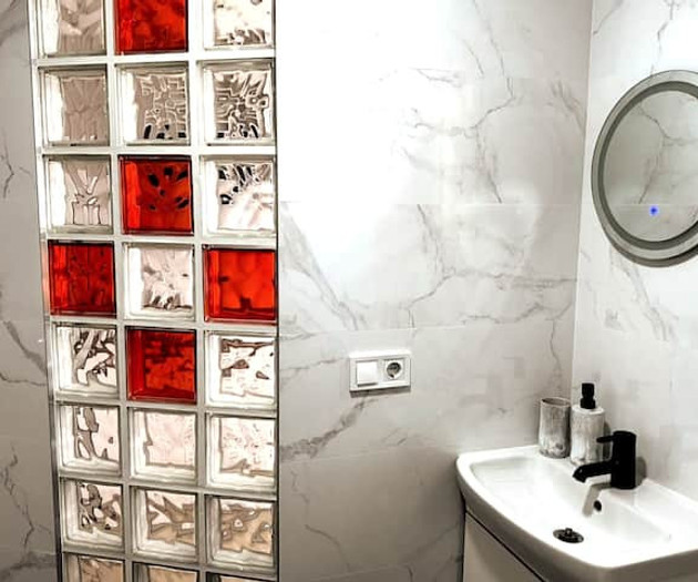 Renovated apartment, 12 minutes from the beach