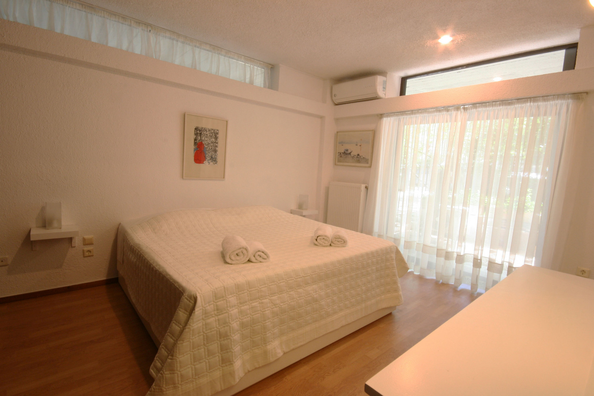 Master (double) bedroom