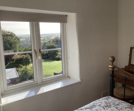 Derbyshire Country cottage in pretty village