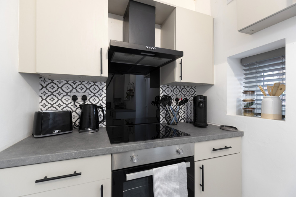 The Cosy Pavilion: Stylish 2BR Free Street Parking preview