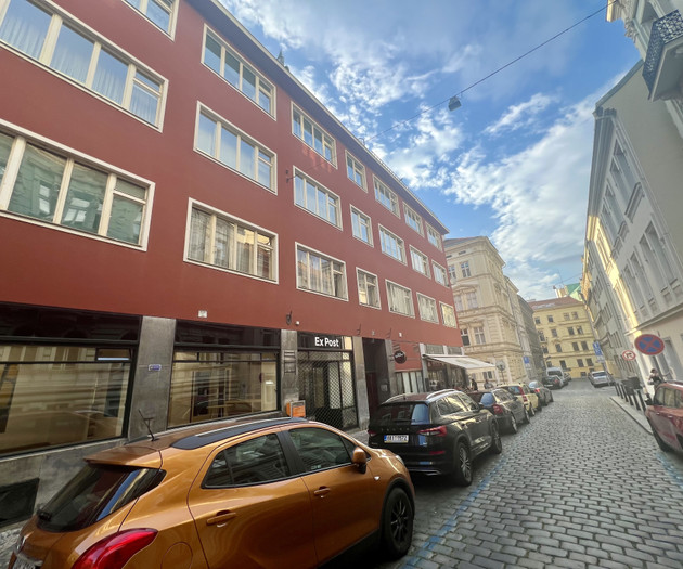 Útulný byt 1+1 u Karlova náměstí s balkónem