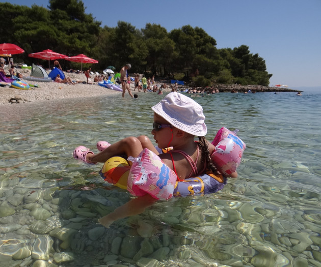 Family apartment with sea view, heated pool 7