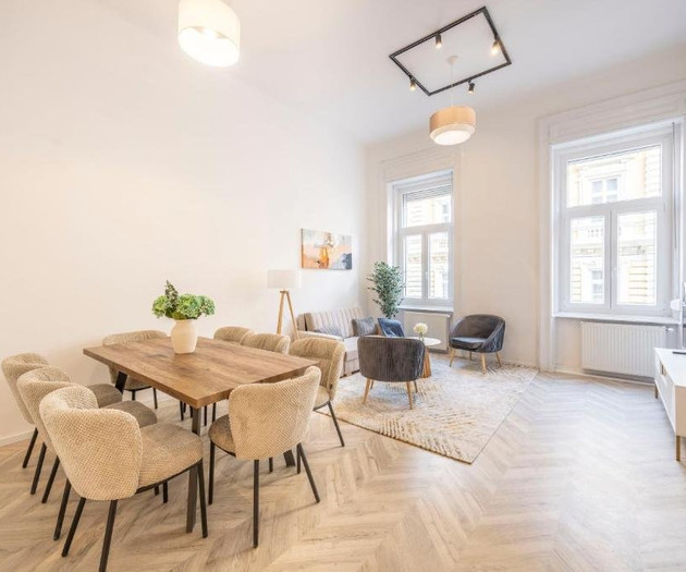 Deluxe & Cozy Grand Residence in the Heart of BP