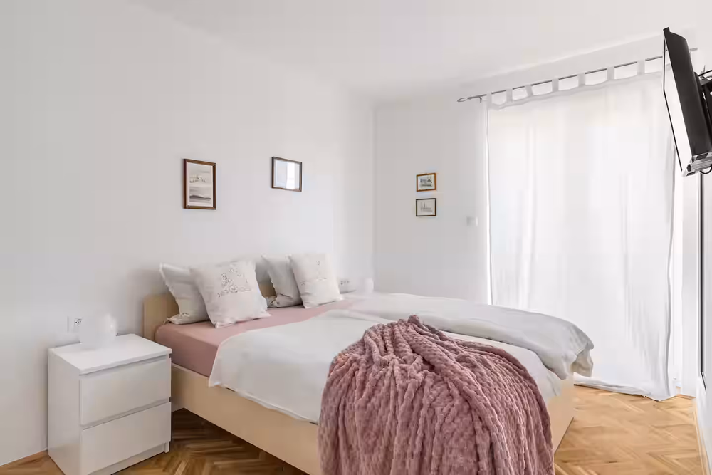 Spacious Family Apartment with Sea View preview