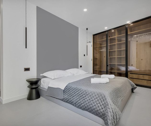 Penthouse Soll 100m from sea