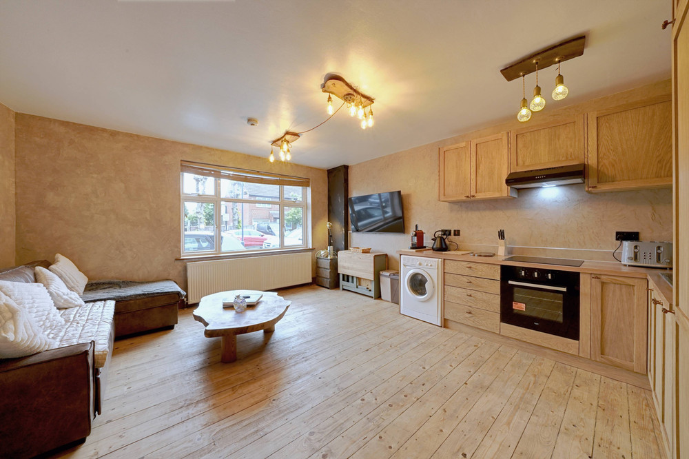 Charming Retreat in Edgware preview
