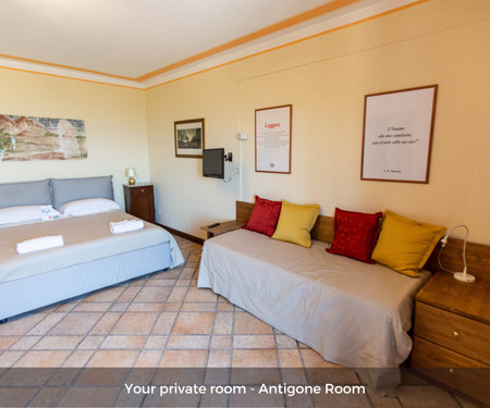 Creative home & coliving - Antigone triple room