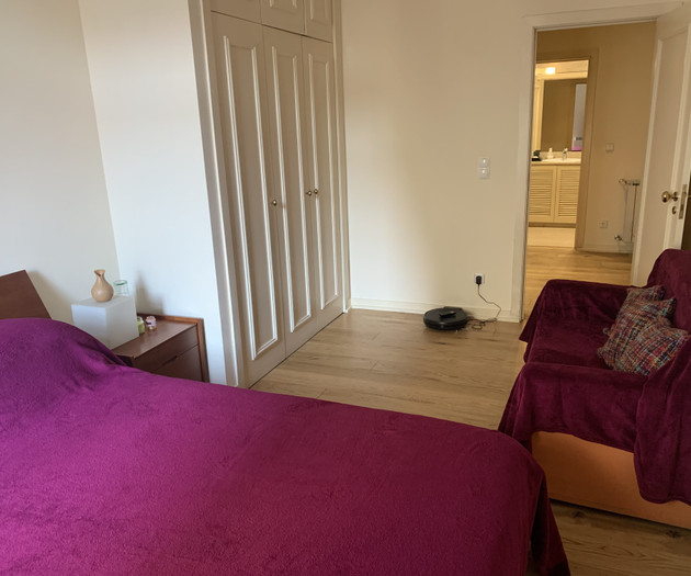 Bright 2-Bed Flat with Balconies to Camões square
