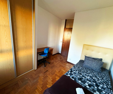 Big 4-Bedroom apartment in Porto University Area