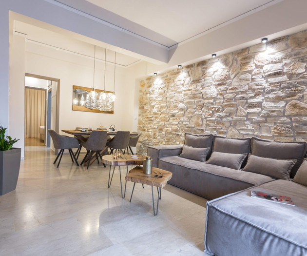 Modern Stone Suite: 1Gbps Fiber & Space for 6