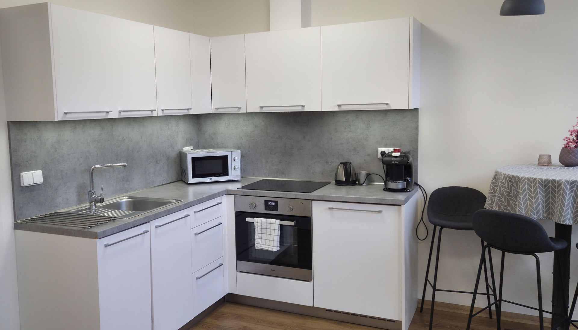 Apartment 52