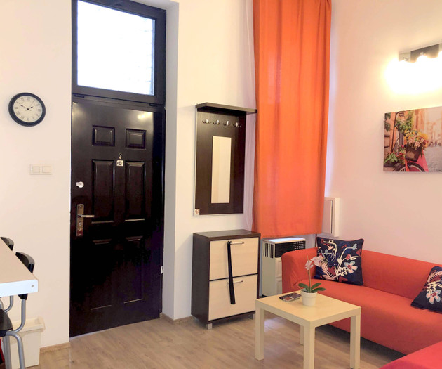 Studio room near to Opera