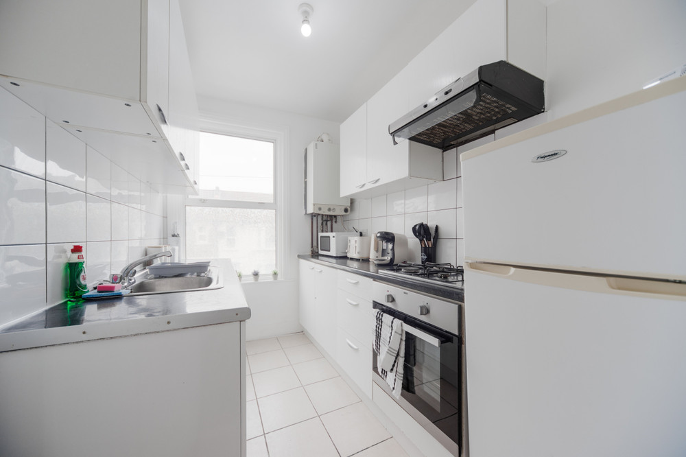 Modern 2-Bedroom Apartment Near Stratford • preview