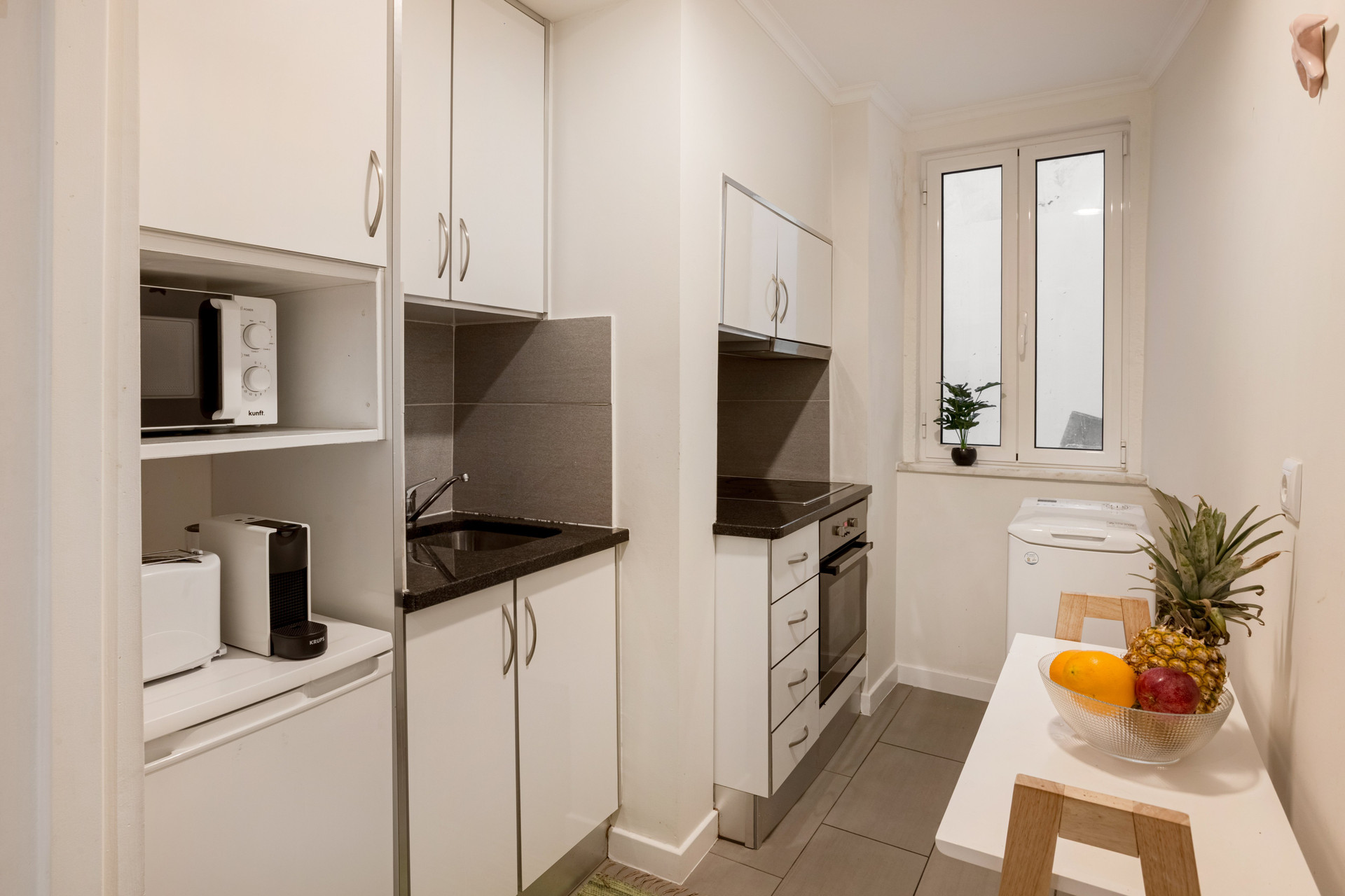 Compact, but functional, kitchen.