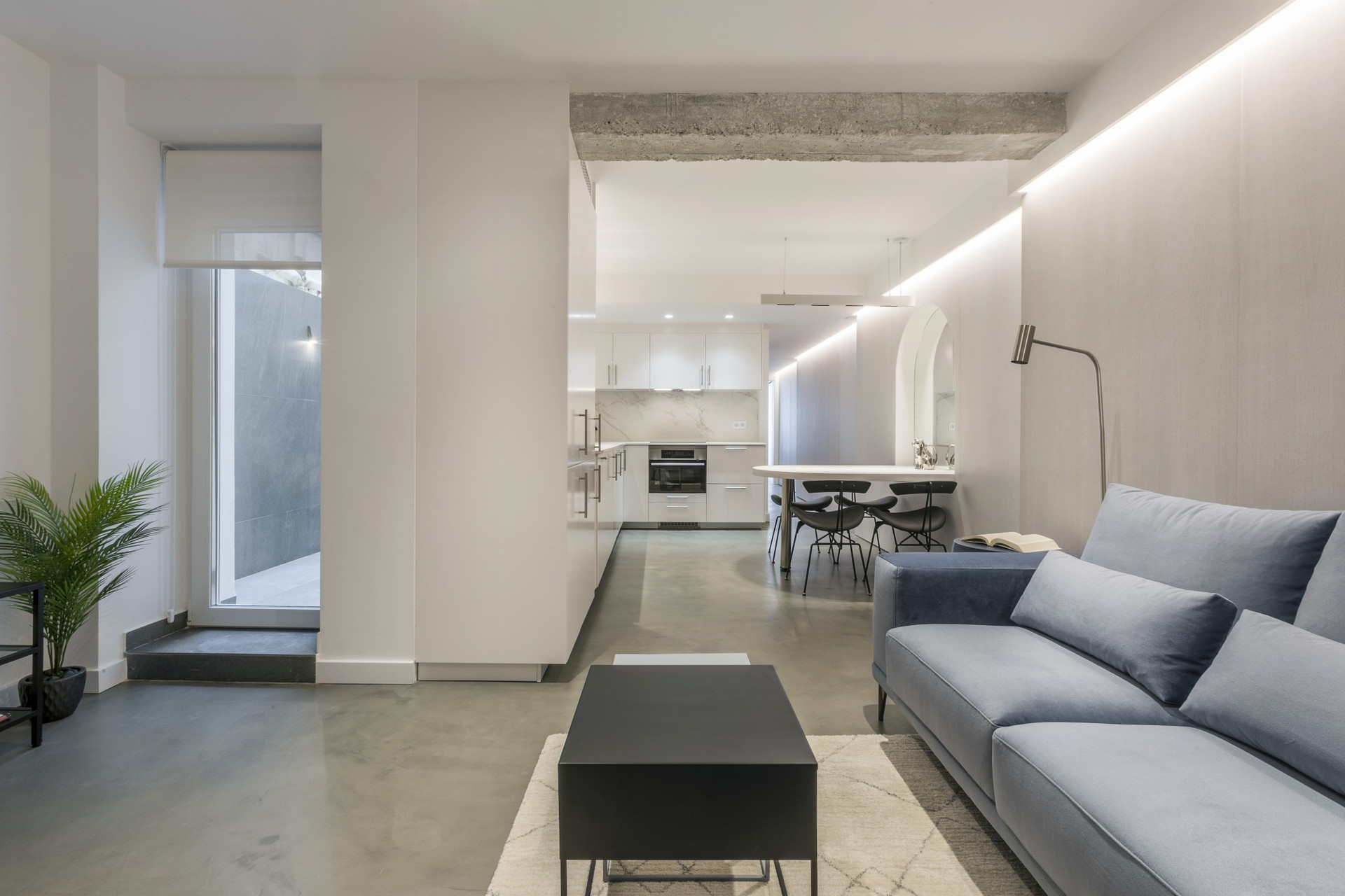Spacious living room