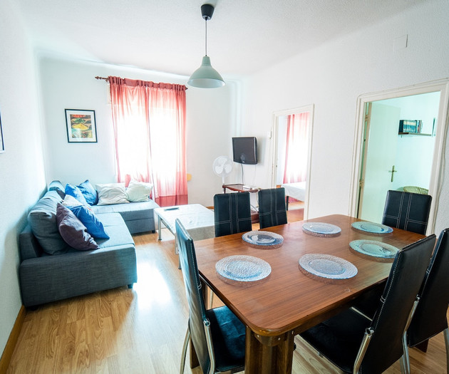 Spacious apartment in Chamberí by beBalmy