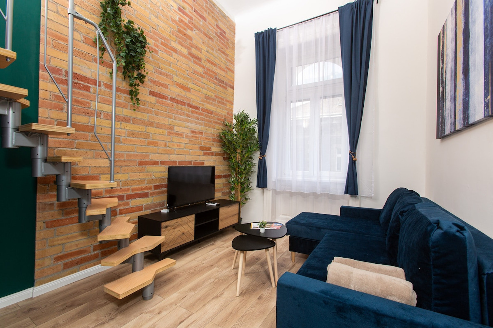 Living room image 1